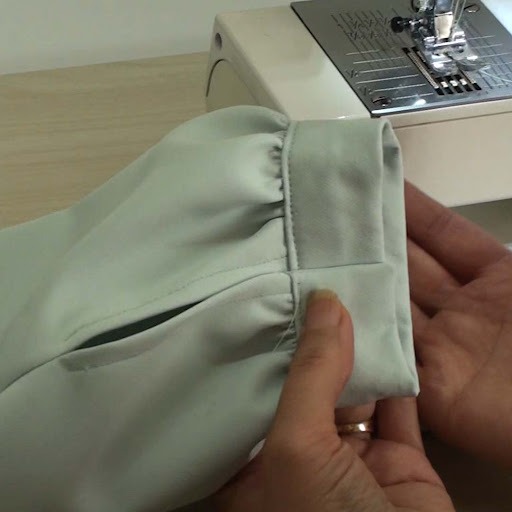 آموزش دوخت لبه آستین به روش ساده 2 دوخت لبه آستین با چرخ سردوز