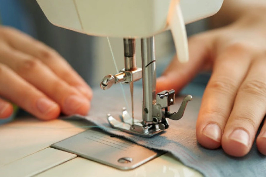 آشنایی با انواع پایههای تخصصی چرخ خیاطی 3 ابزارهای مرتبط چرخ خیاطی